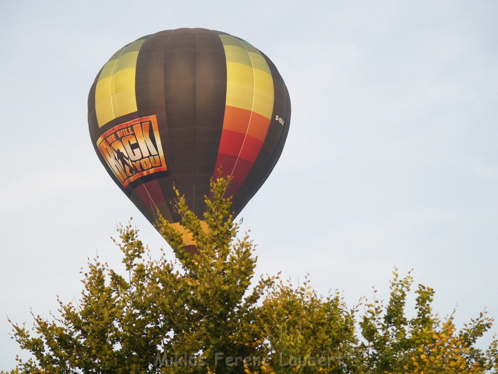 Heissluftballon im vorbei fahren  P13.JPG